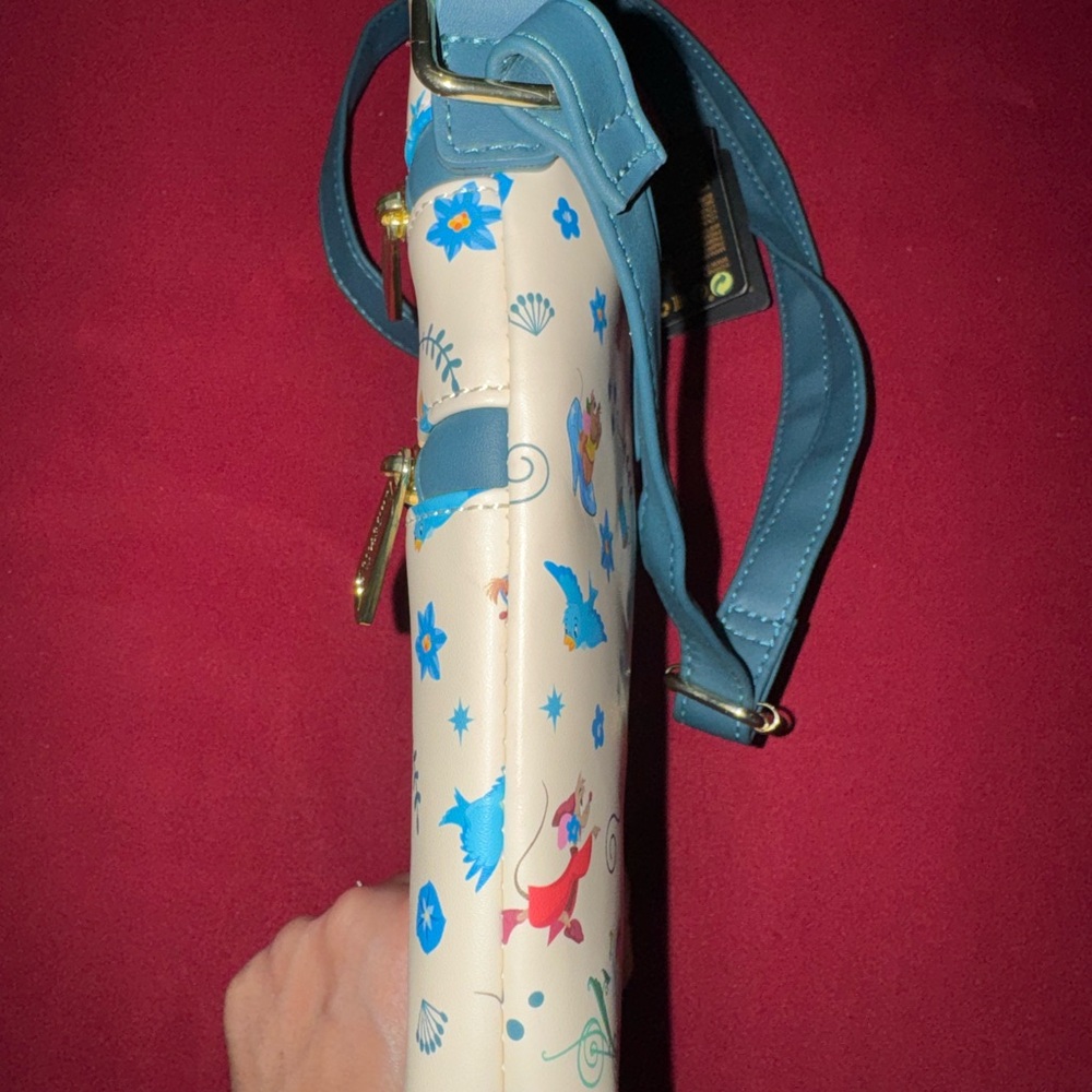 Loungefly Disney Princess Cinderella characters Cream Crossbody Bag - Picture 6 of 9